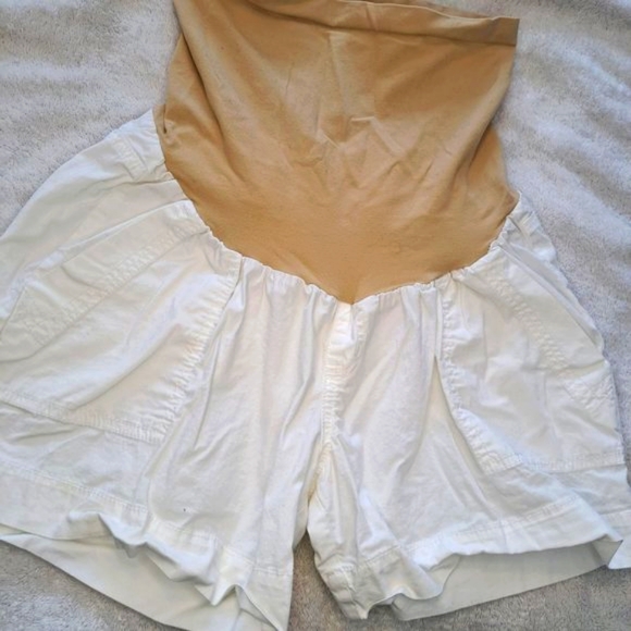 Motherhood Maternity Full Panel Lightweight White Shorts Size Medium - Picture 3 of 6